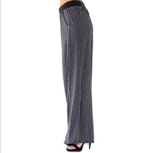 Lightweight Wide Leg Pants